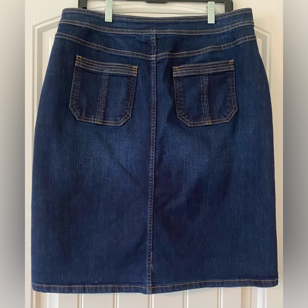 Liz Claiborne Stretch Denim Knee Length Button Up Skirt - Picture 2 of 4